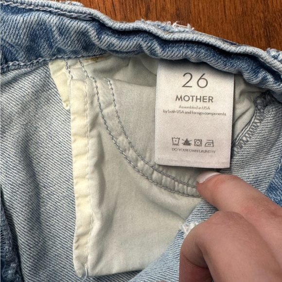 MOTHER The Hustler Ankle Fray Jeans – Size 26 – Distressed Light Wash Denim - Picture 7 of 8